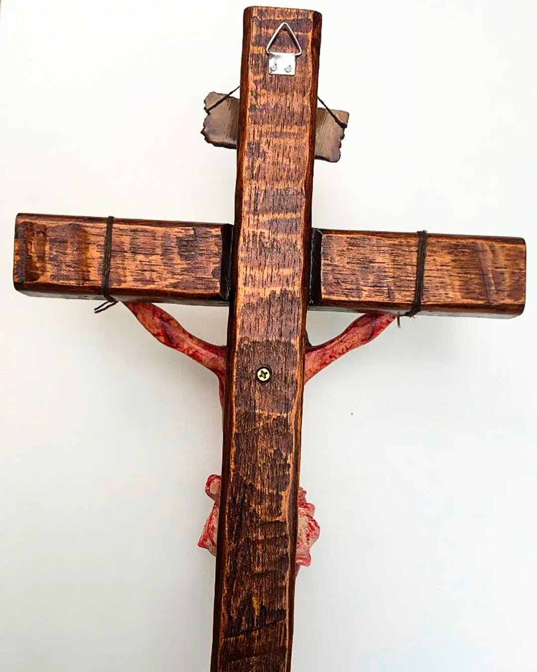 Crucifixo Realista "Vitória na Cruz" (Mesa/Parede)