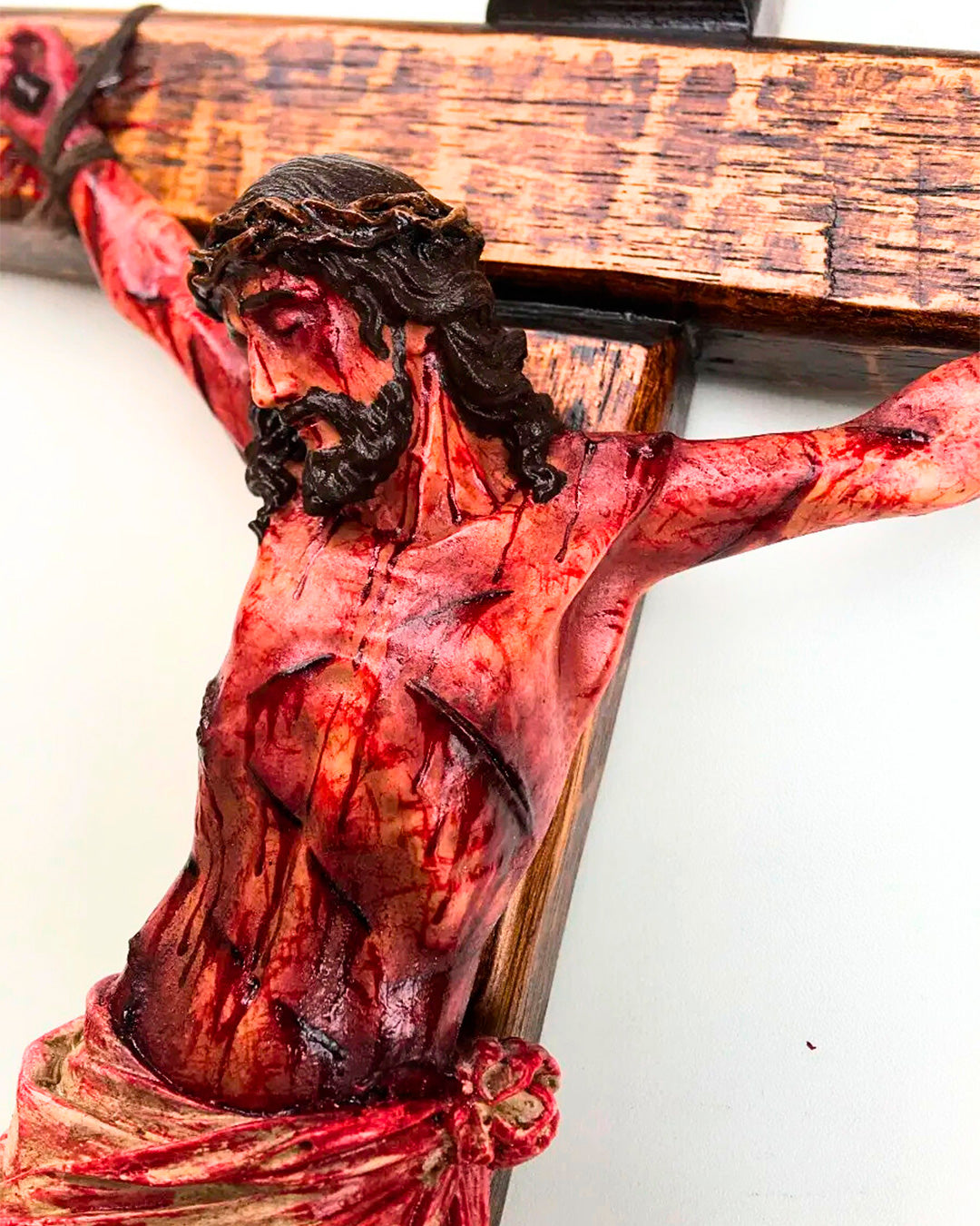 Crucifixo Realista "Vitória na Cruz" (Mesa/Parede)
